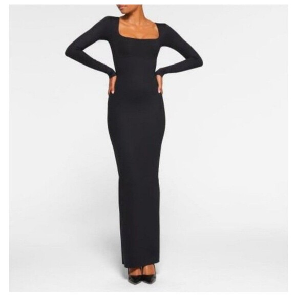 Skims Body Long Slip Dress long sleeve - Picture 2 of 4